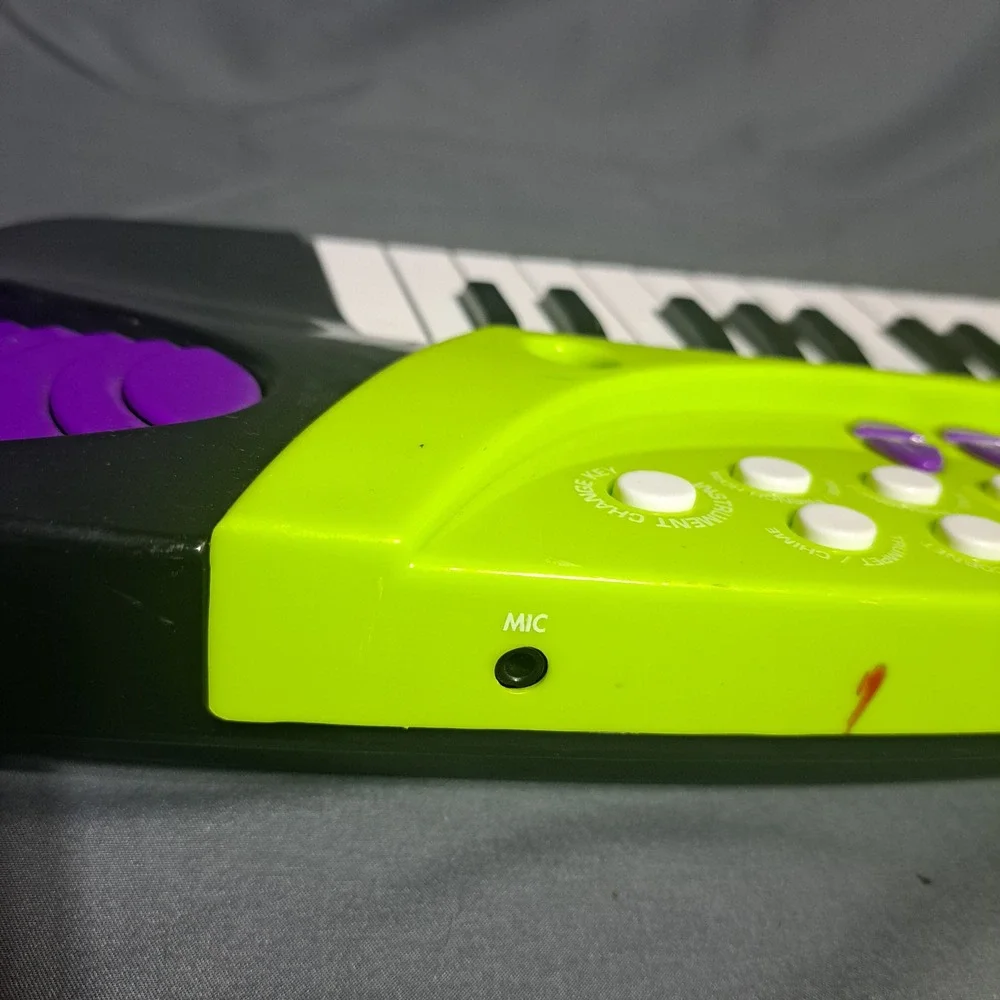 Kawasaki SS Music Piano Keyboard Purple Green Kids 37‎ Keys WORKS